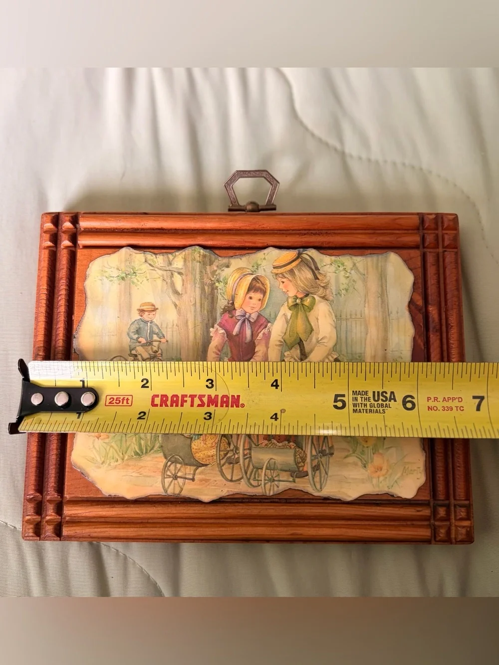 N/A charming wooden